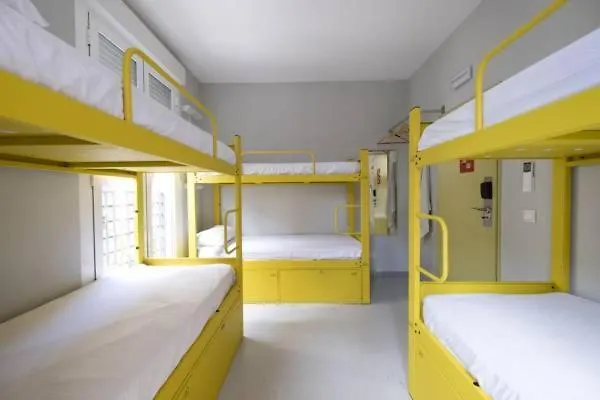 Heylola! Hostel Βαρκελώνη 0*,