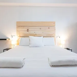 Hostal Easy Sants By Bossh! Hotels (Adults Only), Barcelona